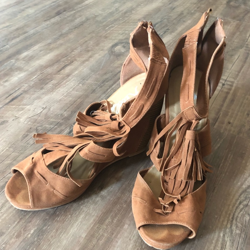 Rebels Fringe Wedges